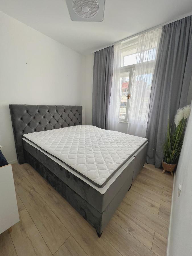 New Stylish & Modern Studio Apart - With Sea View Apartment Pula Exterior foto